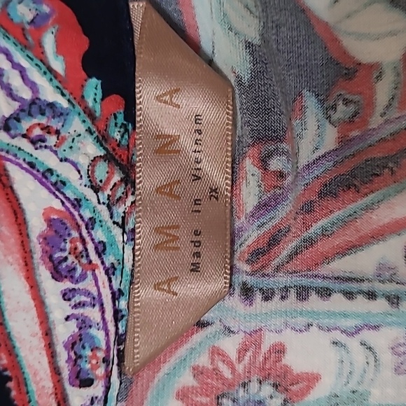 Amana navy blue with colorful paisley pattern sleeveless top size 2X - Picture 3 of 6